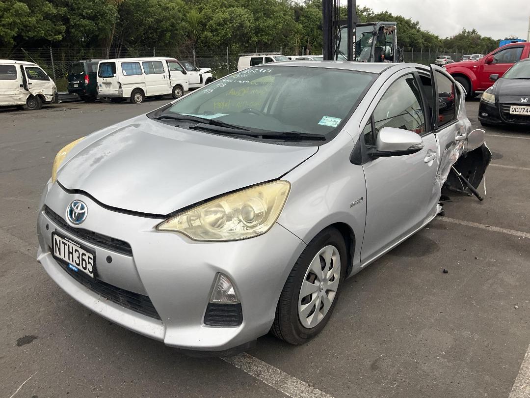 Photo '3' of Toyota Aqua Photo '3' of Toyota Aqua