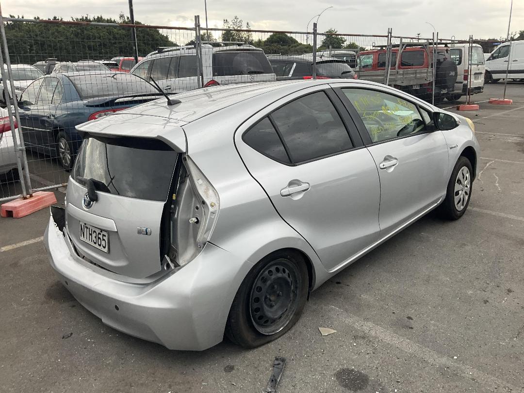 Photo '6' of Toyota Aqua Photo '6' of Toyota Aqua