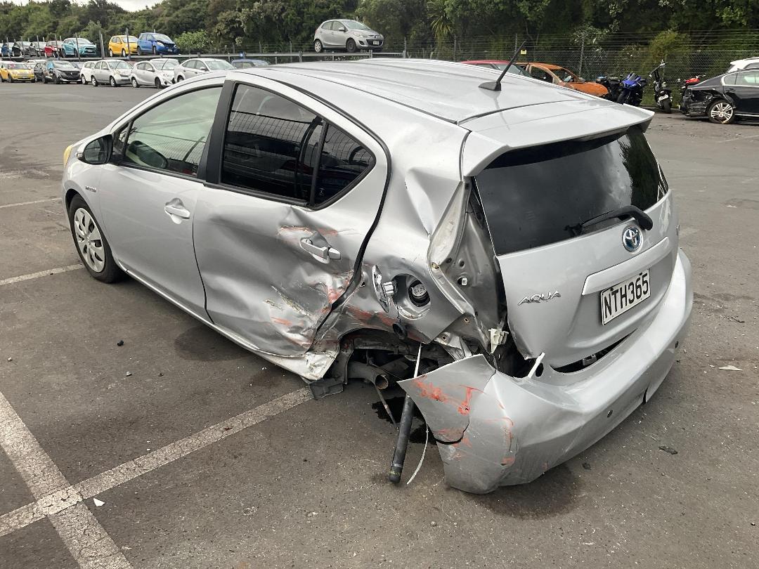 Photo '4' of Toyota Aqua Photo '4' of Toyota Aqua