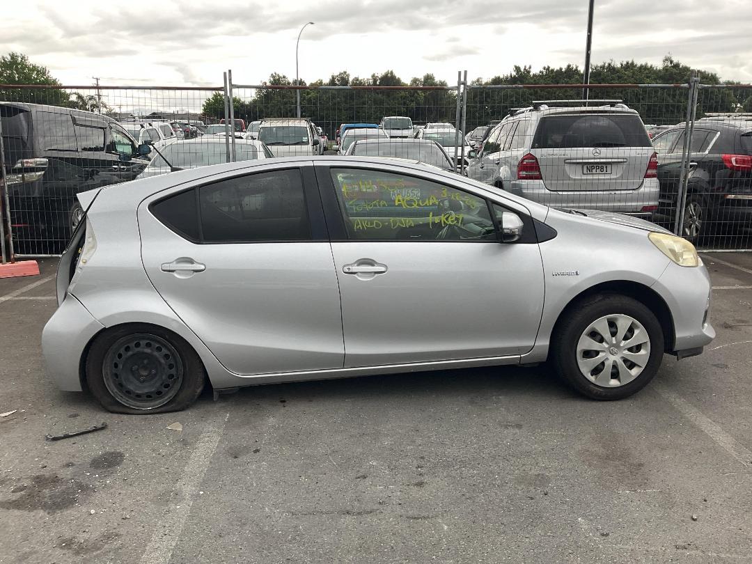 Photo '7' of Toyota Aqua Photo '7' of Toyota Aqua