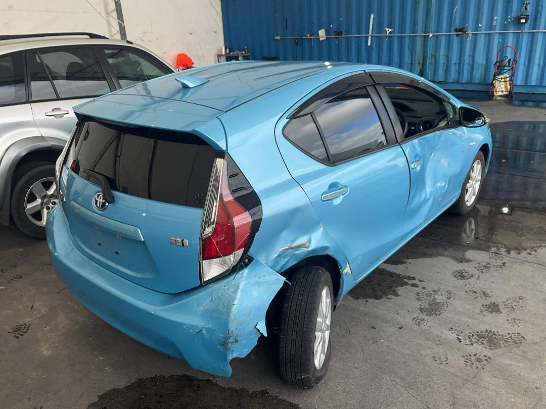 Photo '12' of Toyota Aqua