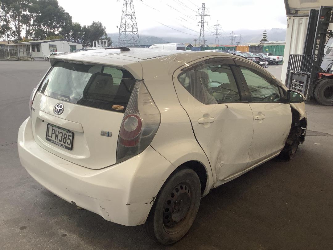 Photo '10' of Toyota Aqua