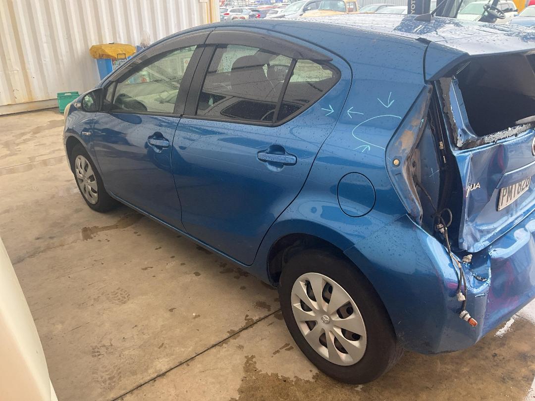 Photo '3' of Toyota Aqua Photo '3' of Toyota Aqua