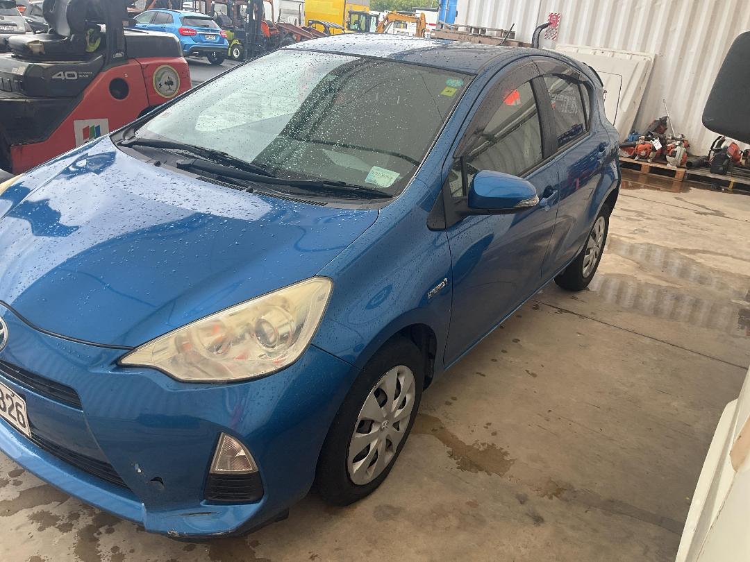 Photo '2' of Toyota Aqua Photo '2' of Toyota Aqua