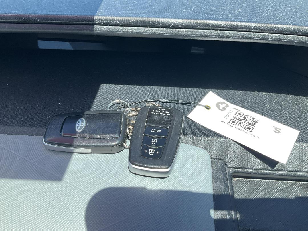 Photo '7' of Toyota Aqua Photo '7' of Toyota Aqua