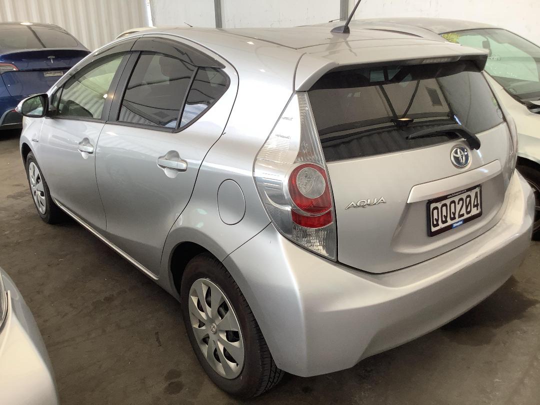 Photo '6' of Toyota Aqua Photo '6' of Toyota Aqua