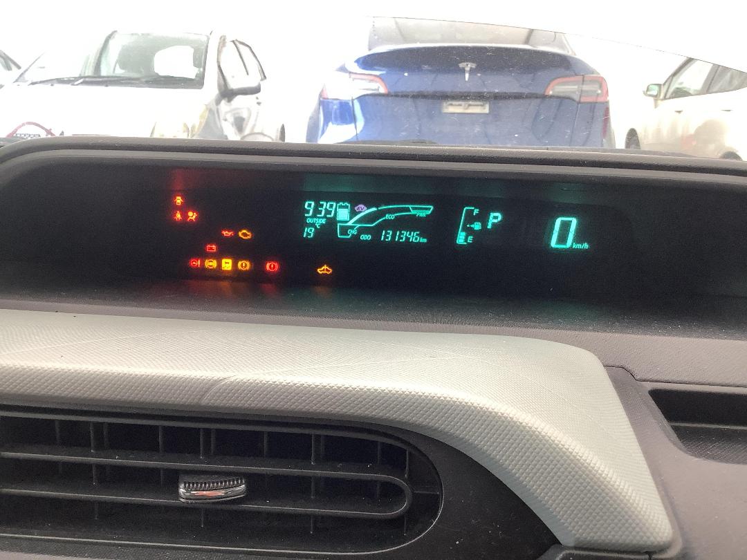 Photo '14' of Toyota Aqua Photo '14' of Toyota Aqua