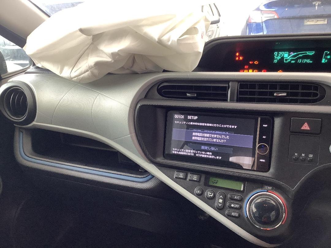 Photo '16' of Toyota Aqua Photo '16' of Toyota Aqua