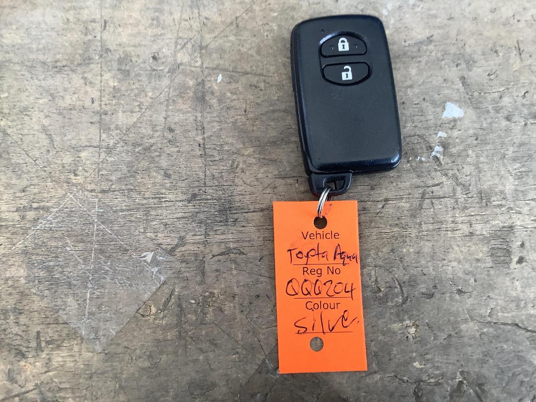 Photo '17' of Toyota Aqua Photo '17' of Toyota Aqua