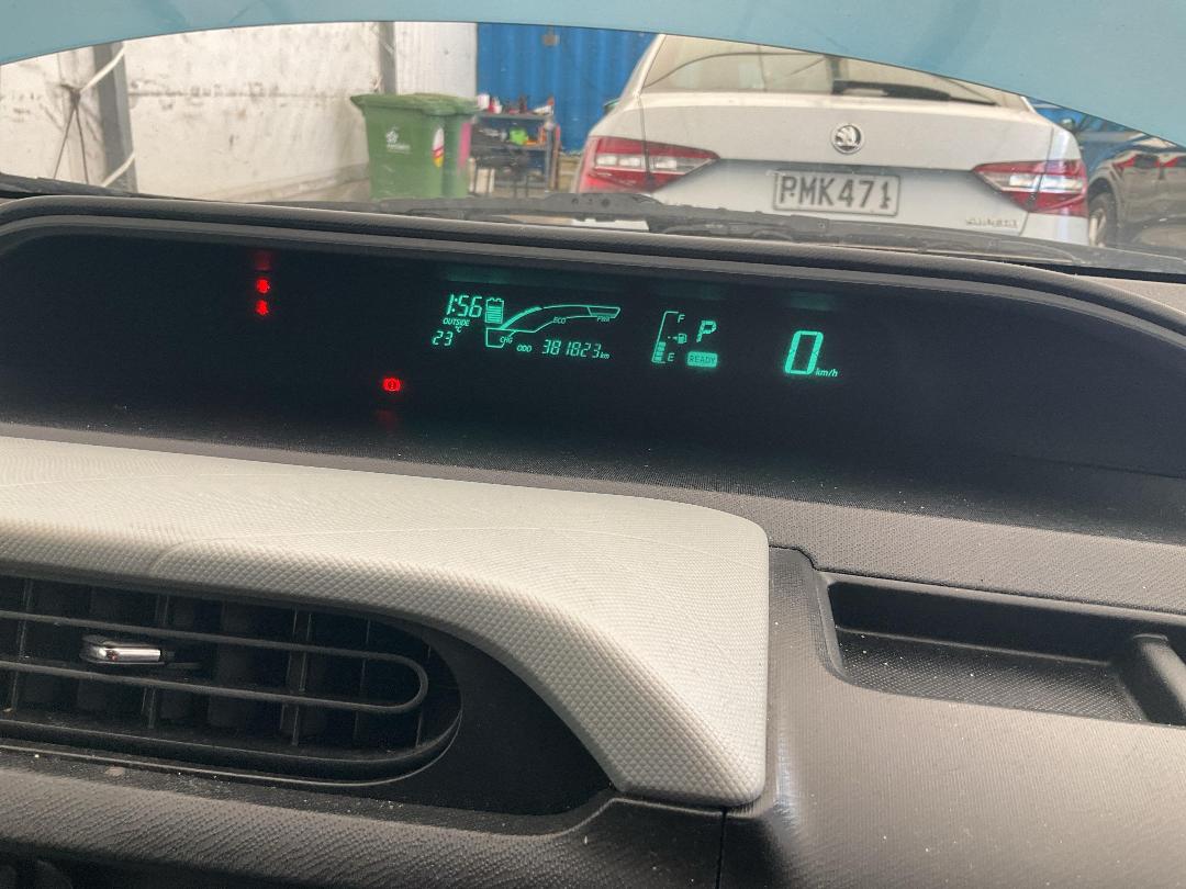 Photo '26' of Toyota Aqua Hybrid Photo '26' of Toyota Aqua Hybrid