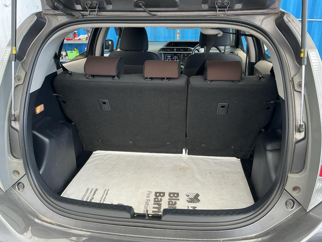 Photo '6' of Toyota Aqua Hybrid Photo '6' of Toyota Aqua Hybrid