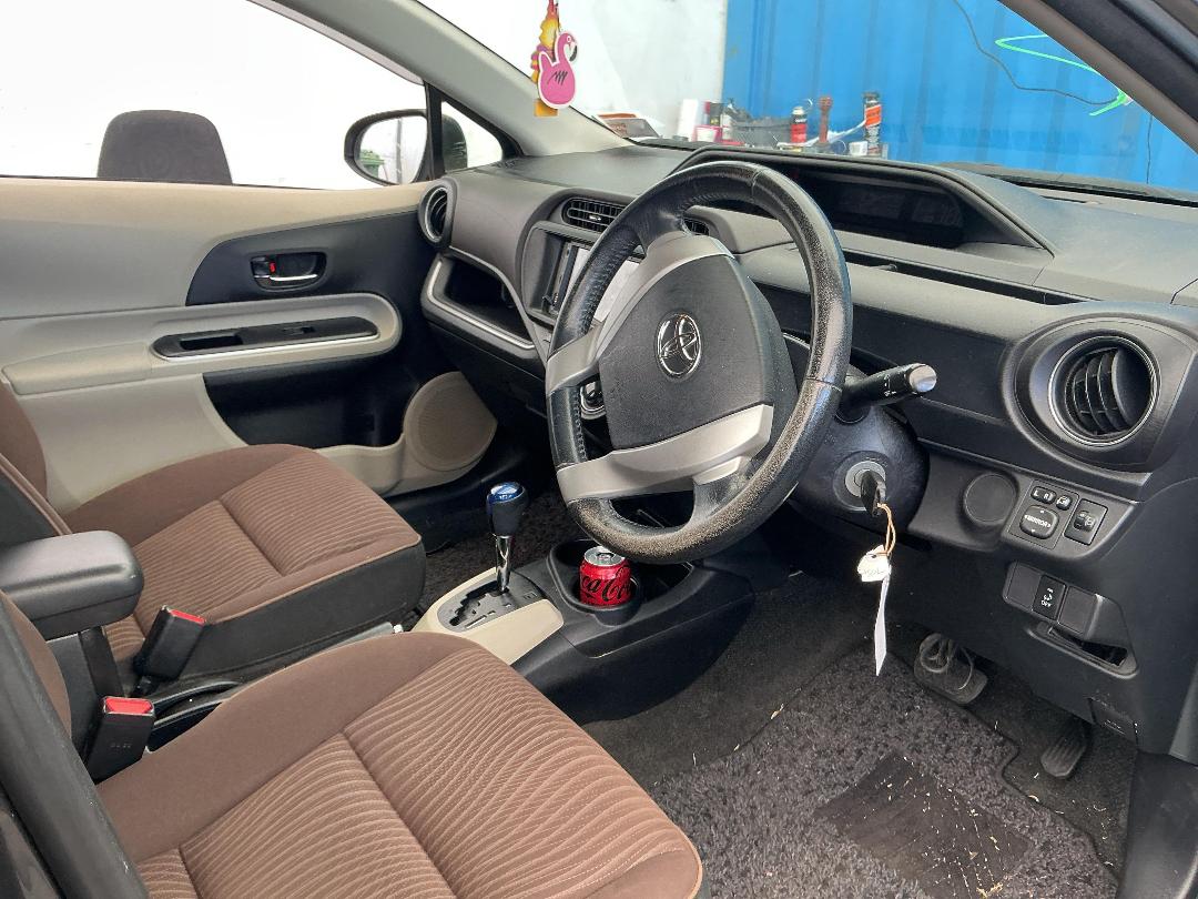 Photo '9' of Toyota Aqua Hybrid Photo '9' of Toyota Aqua Hybrid