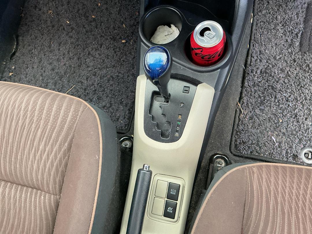 Photo '12' of Toyota Aqua Hybrid Photo '12' of Toyota Aqua Hybrid