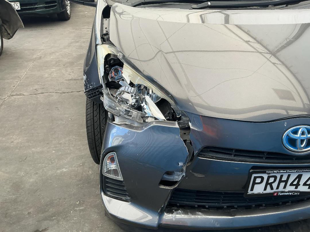 Photo '16' of Toyota Aqua Hybrid Photo '16' of Toyota Aqua Hybrid