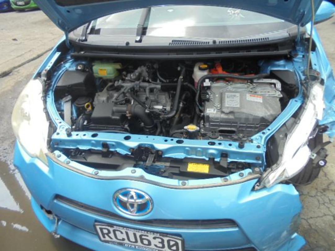 Photo '10' of Toyota Aqua Hybrid Photo '10' of Toyota Aqua Hybrid