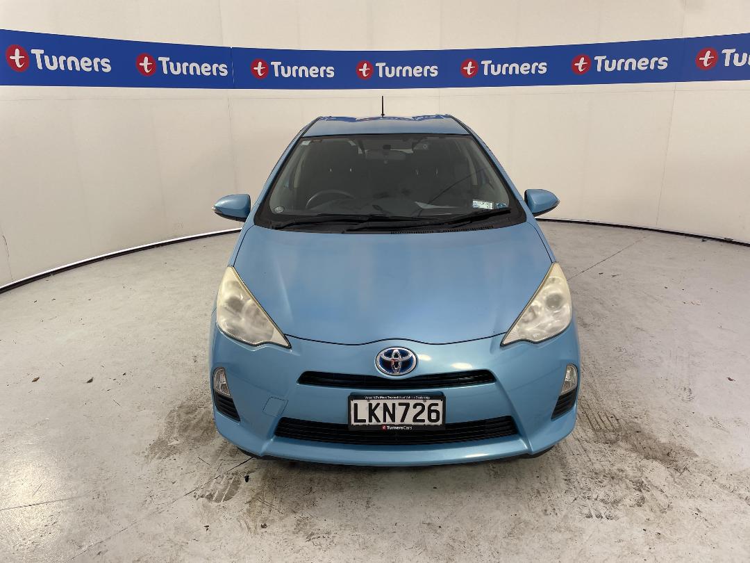 Photo '2' of Toyota Aqua Photo '2' of Toyota Aqua