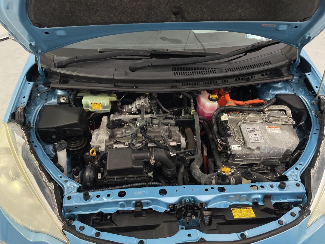 Photo '13' of Toyota Aqua Photo '13' of Toyota Aqua