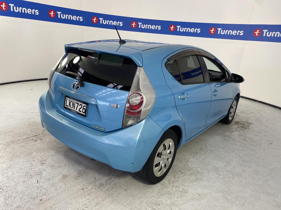 Photo '7' of Toyota Aqua Photo '7' of Toyota Aqua