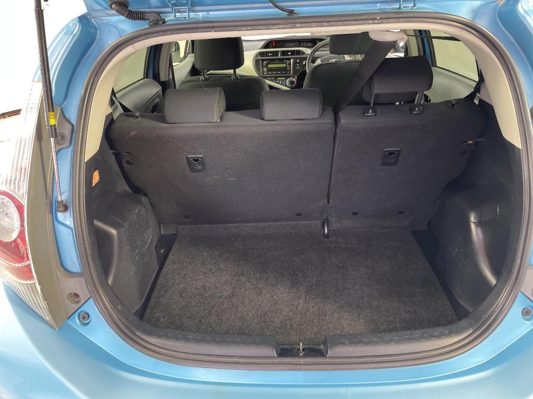 Photo '14' of Toyota Aqua Photo '14' of Toyota Aqua