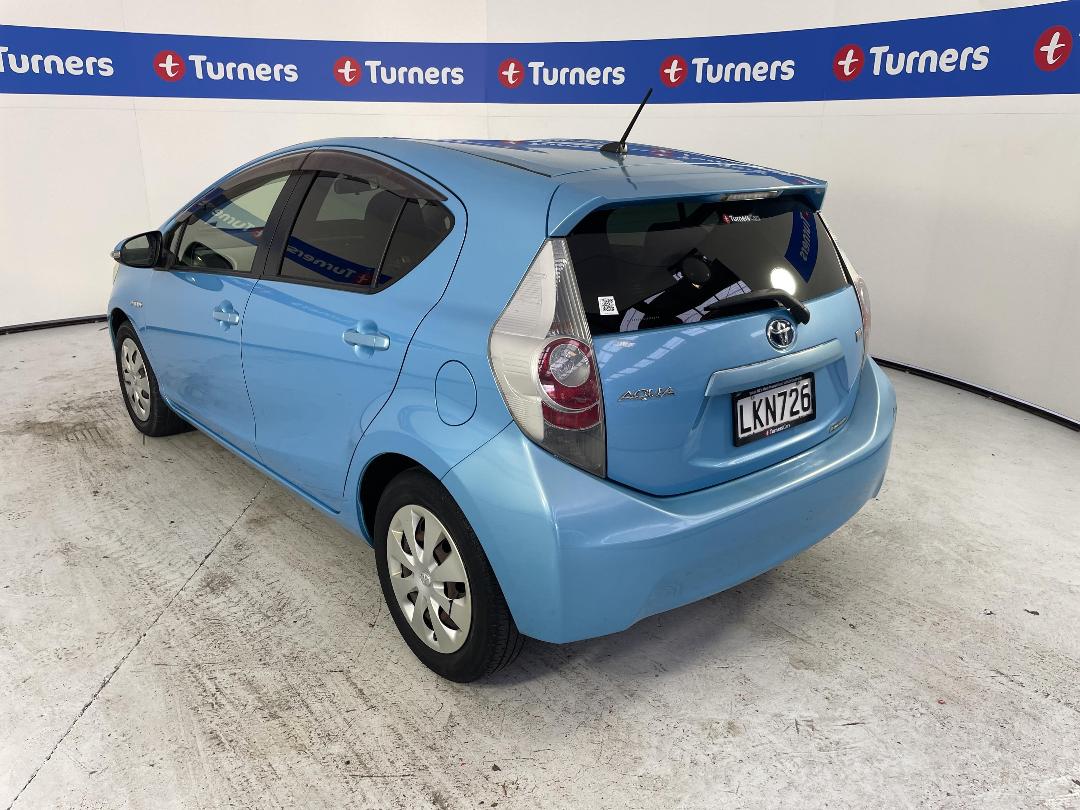 Photo '5' of Toyota Aqua Photo '5' of Toyota Aqua