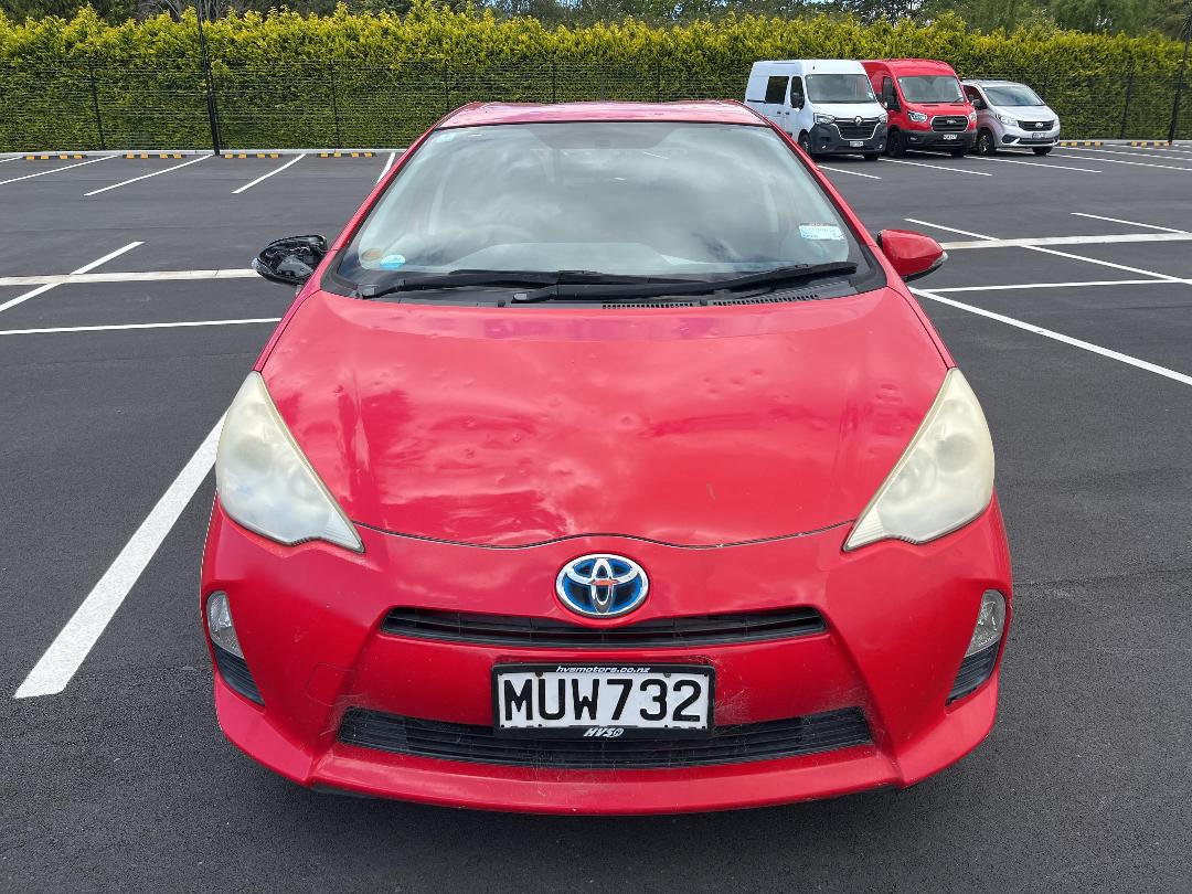 Photo '3' of Toyota Aqua Photo '3' of Toyota Aqua