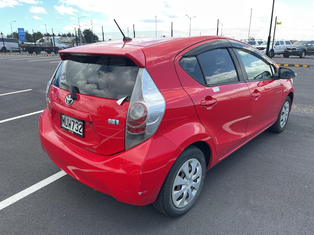 Photo '7' of Toyota Aqua Photo '7' of Toyota Aqua