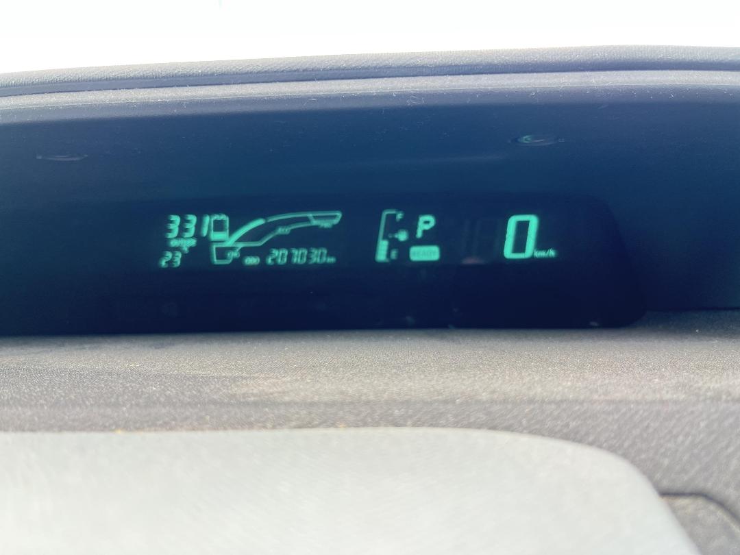 Photo '16' of Toyota Aqua Photo '16' of Toyota Aqua