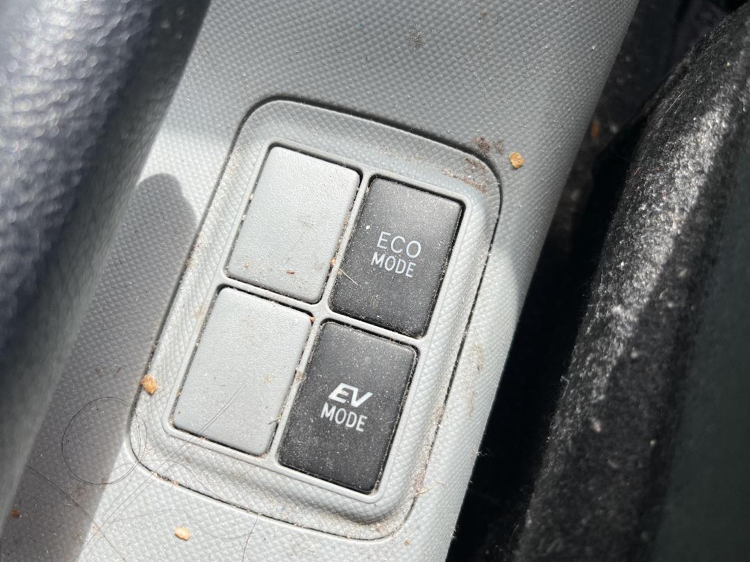 Photo '26' of Toyota Aqua Photo '26' of Toyota Aqua