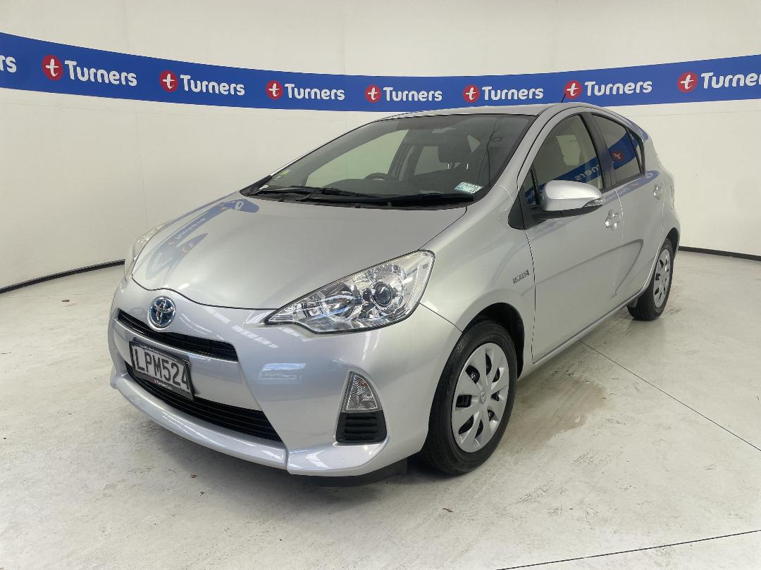 Photo '4' of Toyota Aqua Photo '4' of Toyota Aqua