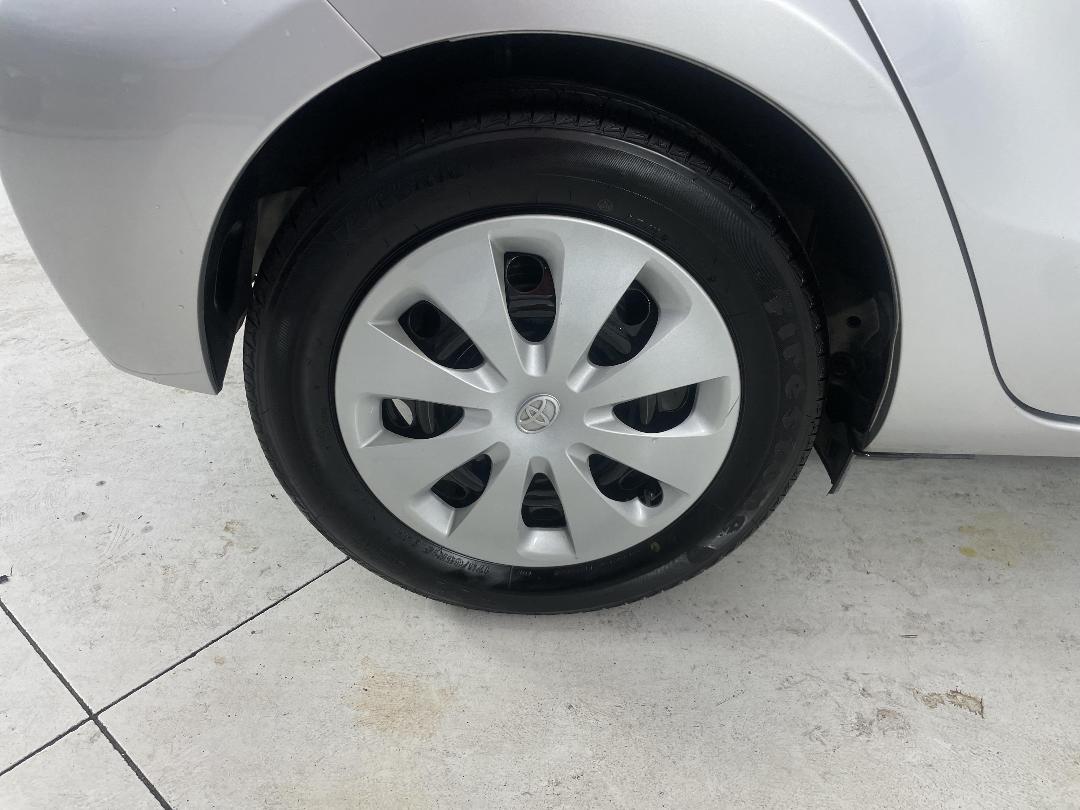 Photo '12' of Toyota Aqua Photo '12' of Toyota Aqua