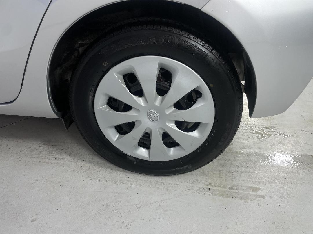 Photo '11' of Toyota Aqua Photo '11' of Toyota Aqua