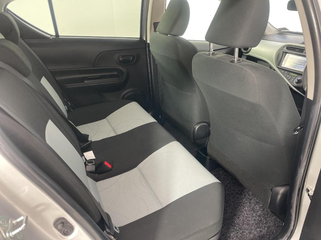 Photo '20' of Toyota Aqua Photo '20' of Toyota Aqua