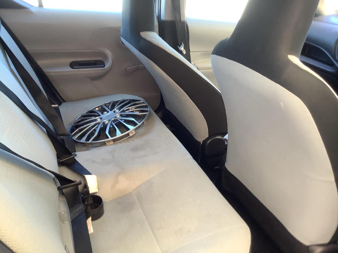 Photo '11' of Toyota Aqua