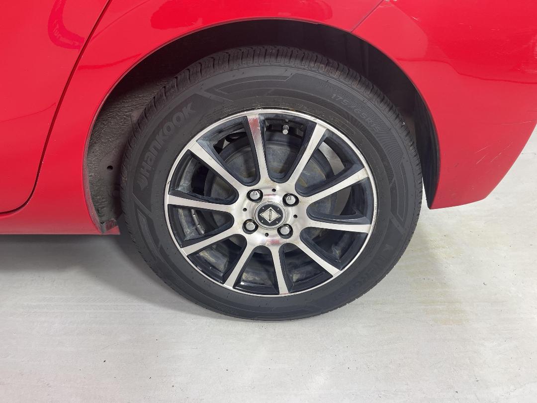 Photo '11' of Toyota Aqua