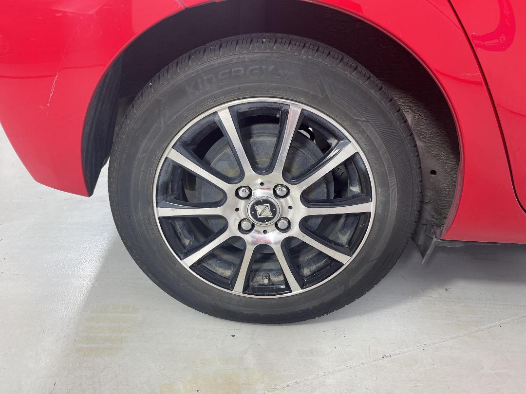 Photo '12' of Toyota Aqua