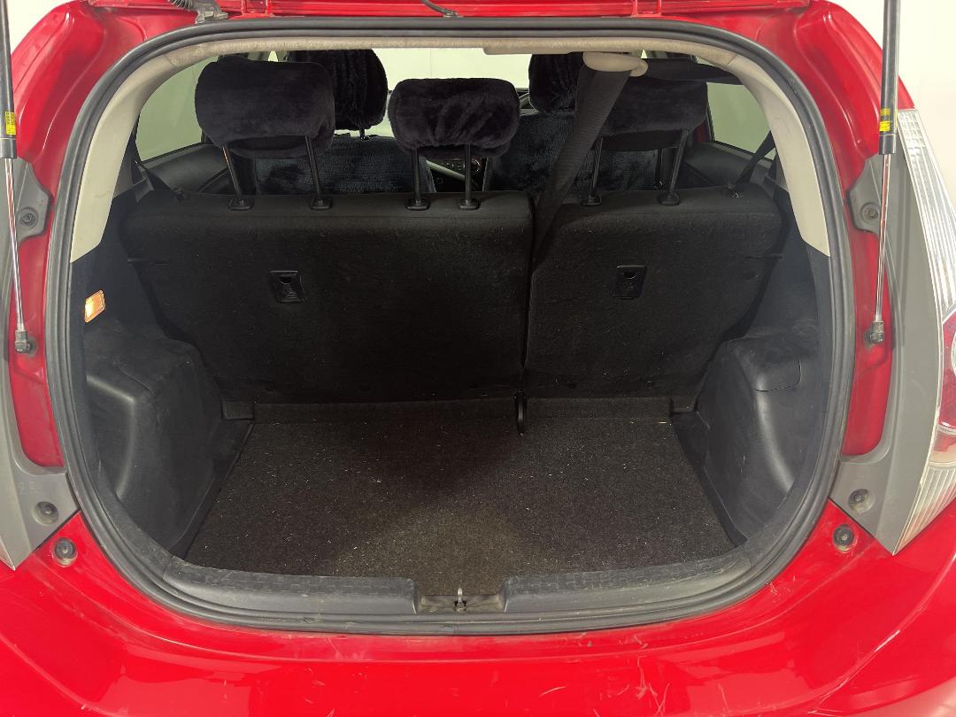 Photo '14' of Toyota Aqua