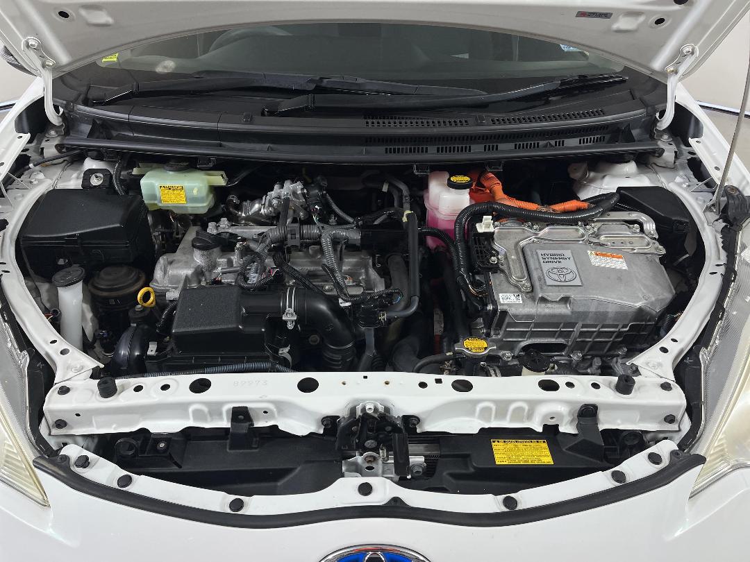 Photo '13' of Toyota Aqua