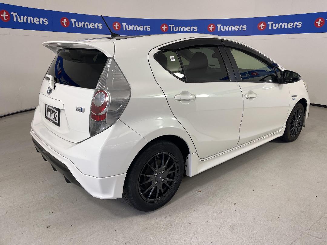 Photo '7' of Toyota Aqua