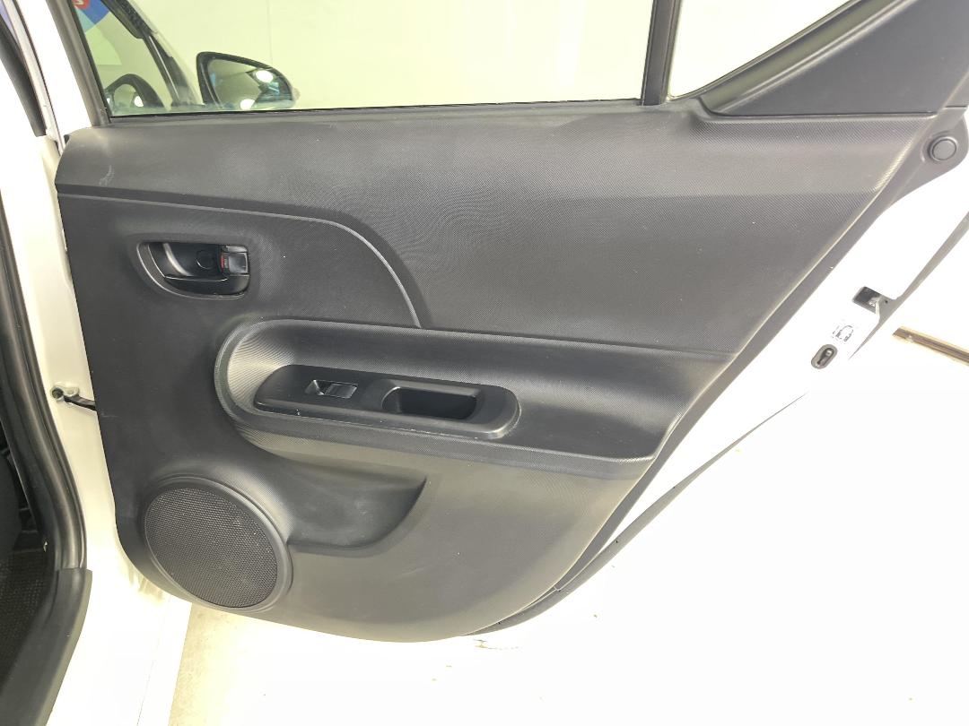 Photo '19' of Toyota Aqua