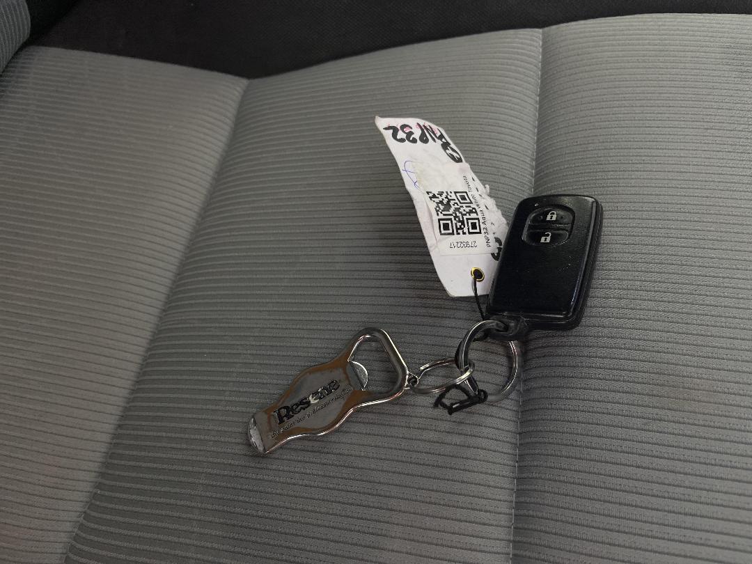 Photo '22' of Toyota Aqua