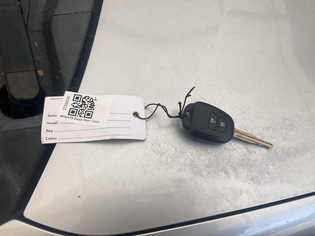 Photo '13' of Toyota Aqua Hybrid Photo '13' of Toyota Aqua Hybrid