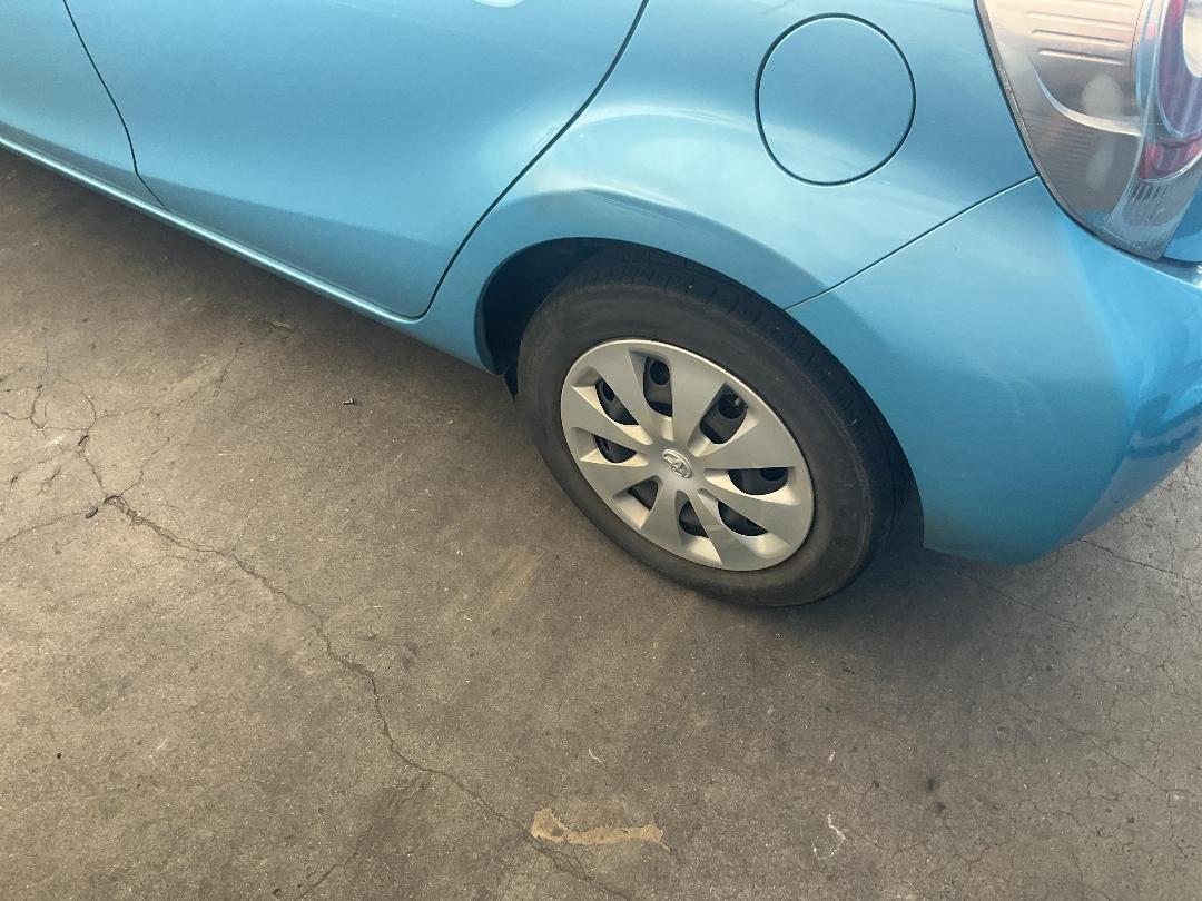 Photo '10' of Toyota Aqua Hybrid Photo '10' of Toyota Aqua Hybrid