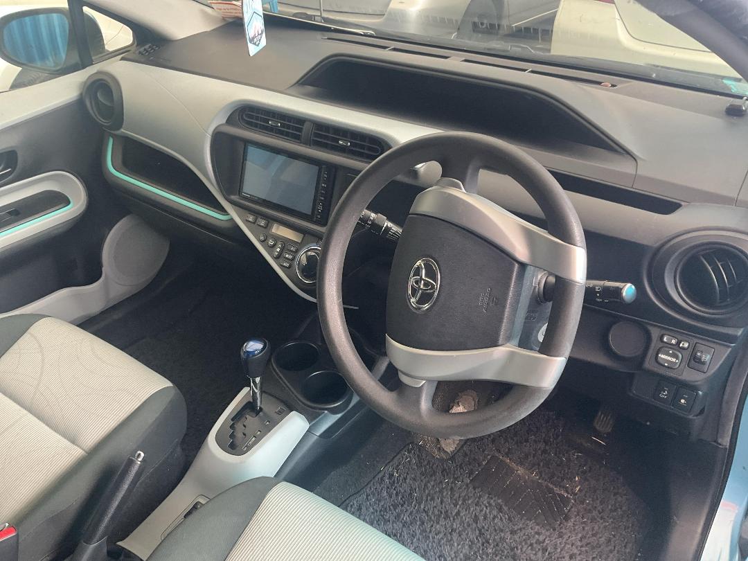 Photo '21' of Toyota Aqua Hybrid Photo '21' of Toyota Aqua Hybrid