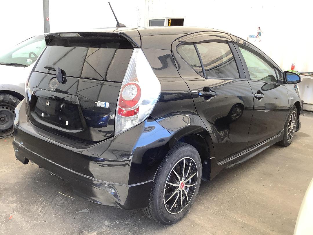 Photo '5' of Toyota Aqua Photo '5' of Toyota Aqua