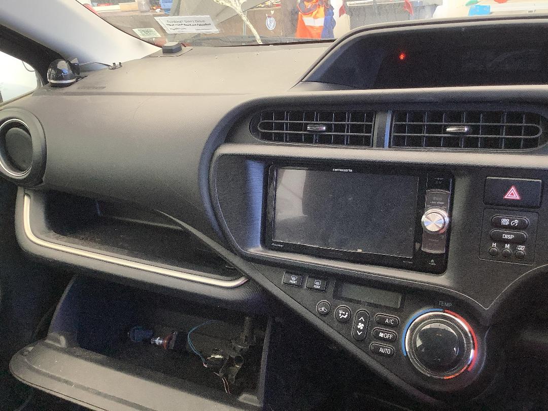 Photo '15' of Toyota Aqua Photo '15' of Toyota Aqua