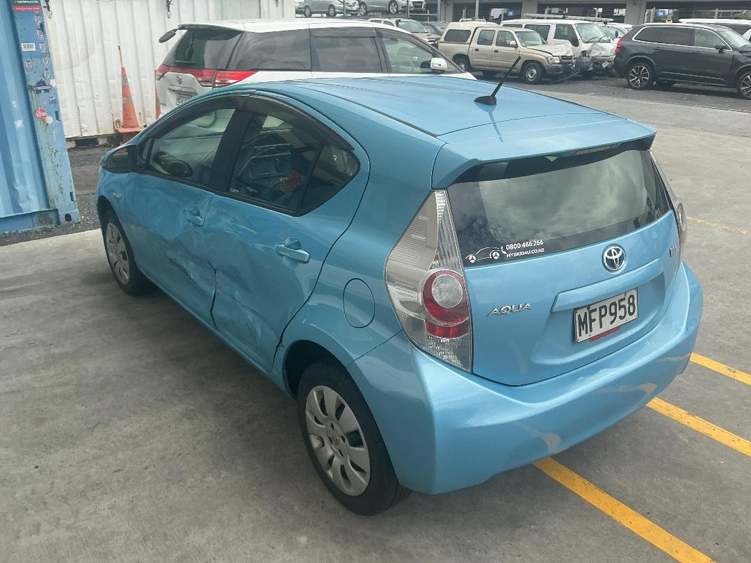 Photo '9' of Toyota Aqua Photo '9' of Toyota Aqua