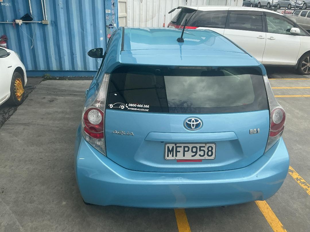 Photo '11' of Toyota Aqua Photo '11' of Toyota Aqua