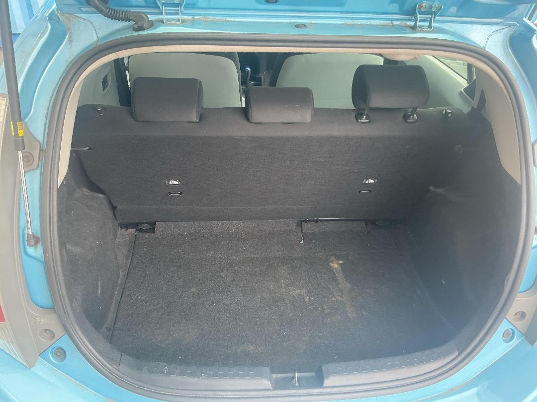 Photo '21' of Toyota Aqua Photo '21' of Toyota Aqua