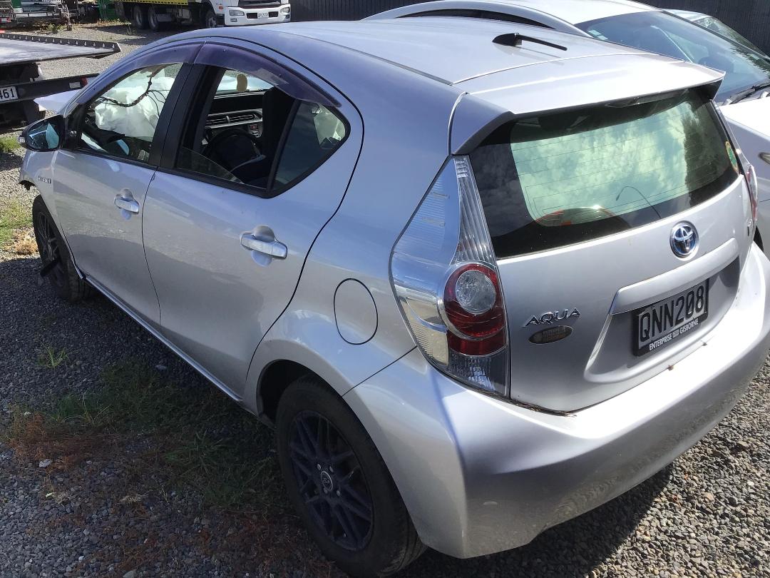 Photo '6' of Toyota Aqua Hybrid Photo '6' of Toyota Aqua Hybrid