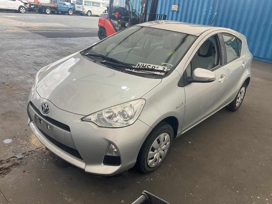 Photo '8' of Toyota Aqua Photo '8' of Toyota Aqua